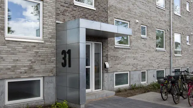 apartment Renoveret lejlighed med nye vinduer og gulve