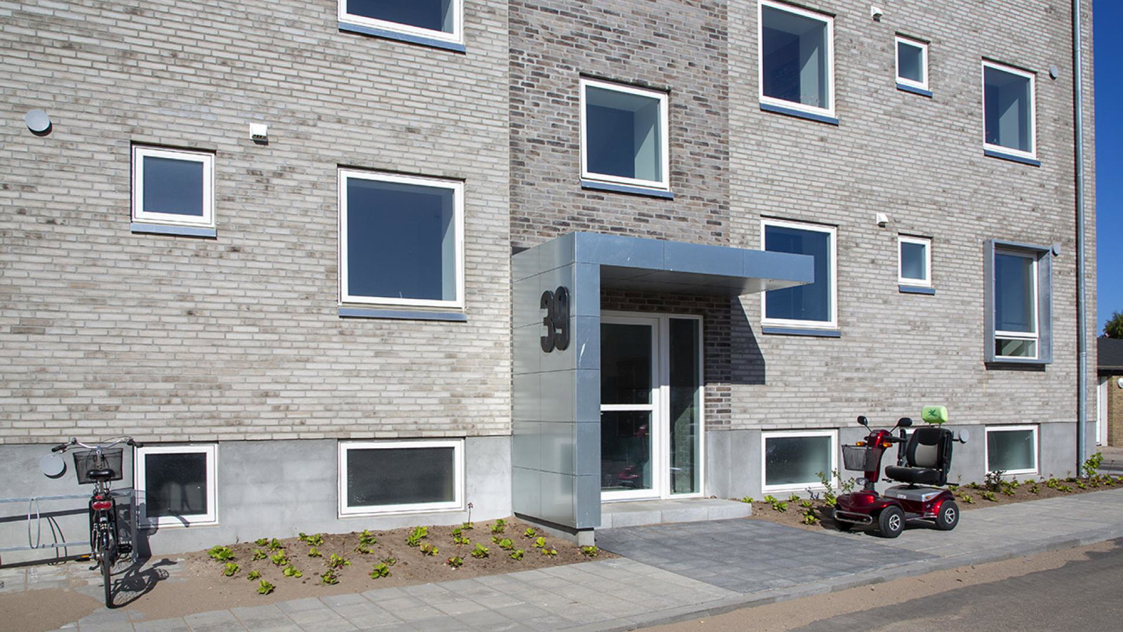 apartment Renoveret lejlighed med nye vinduer og gulve