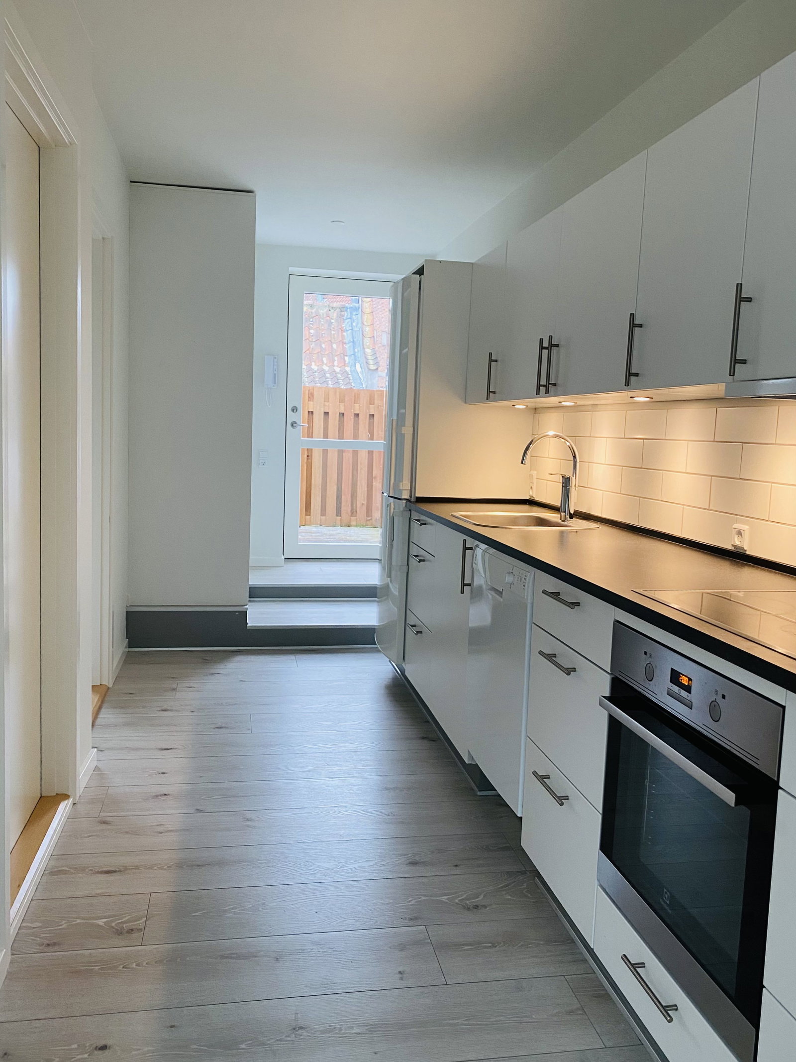 apartment Bright apartment with rooftop terrace in the city center