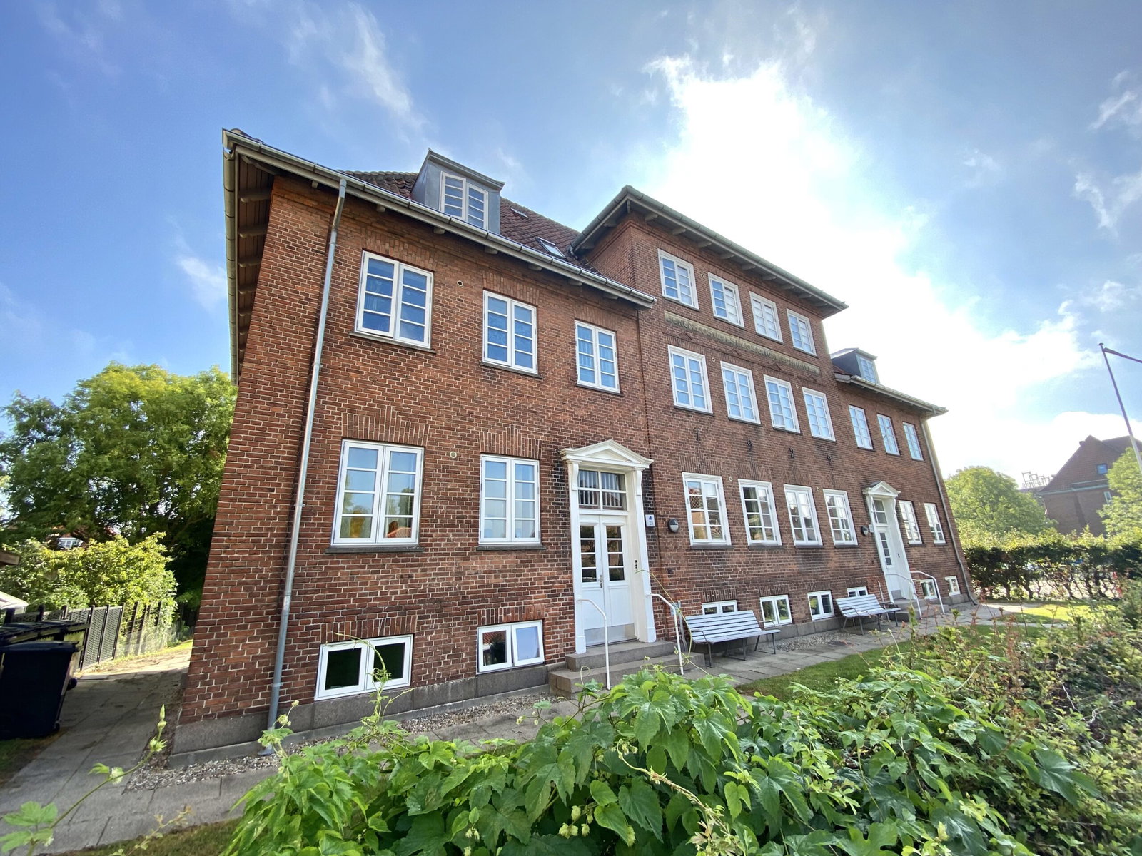 apartment Bright, modern 2-bedroom apartment in central Nyborg