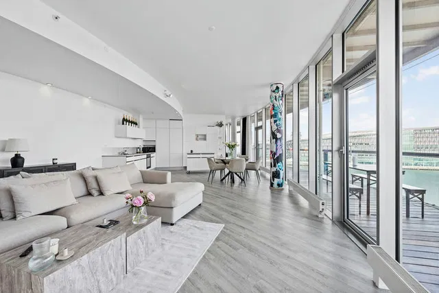 apartment Bright 143 m² apartment with a large terrace on Islands Brygge
