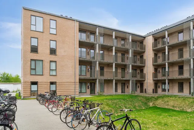apartment 3 vær med altan øverst oppe