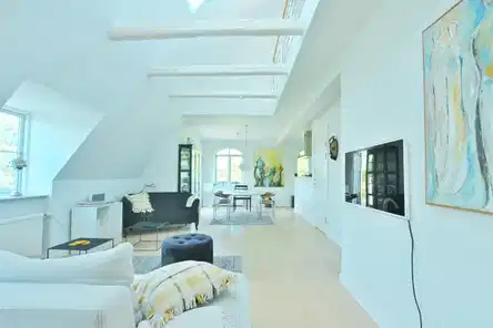 apartment Lys og rummelig lejlighed i 2 plan med udsigt til Gentofte Sø