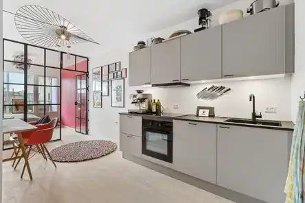 apartment Nyrenoveret lejlighed med solrig altan
