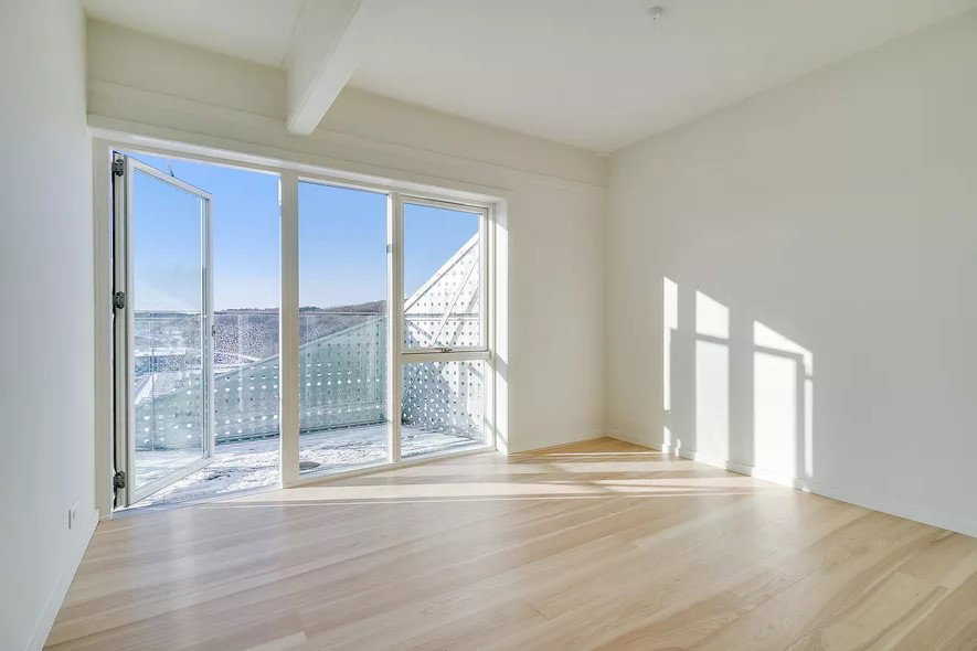 apartment Lys 1-værelses med stor altan nær uddannelse og natur