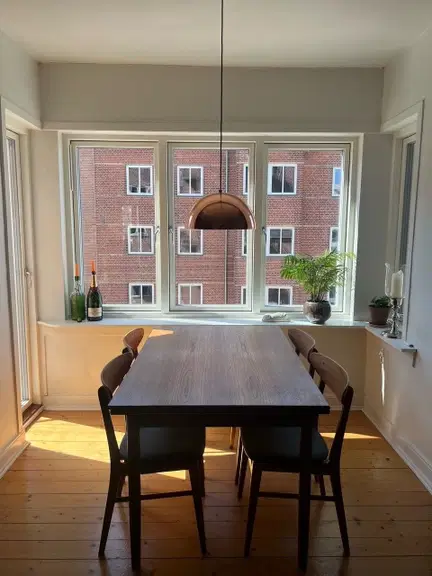 apartment Lys 2-værelses lejlighed med to altaner