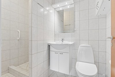 3-Room Apartment with Large Enclosed Balcony - Helletoften, Nyborg - 2