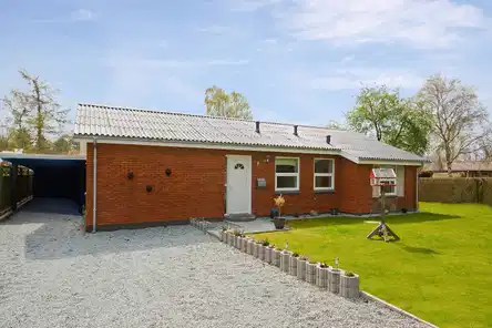 house Title: 5-room detached villa close to forest/nature in Odense NV
