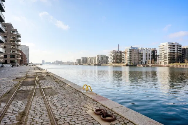 apartment NO RESIDENCY REQUIREMENT, exclusive two-level penthouse apartment with 4 bedrooms