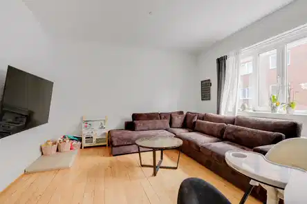 apartment Move-in-ready 80 m2 apartment with balcony, modern bathroom and parking – pets allowed