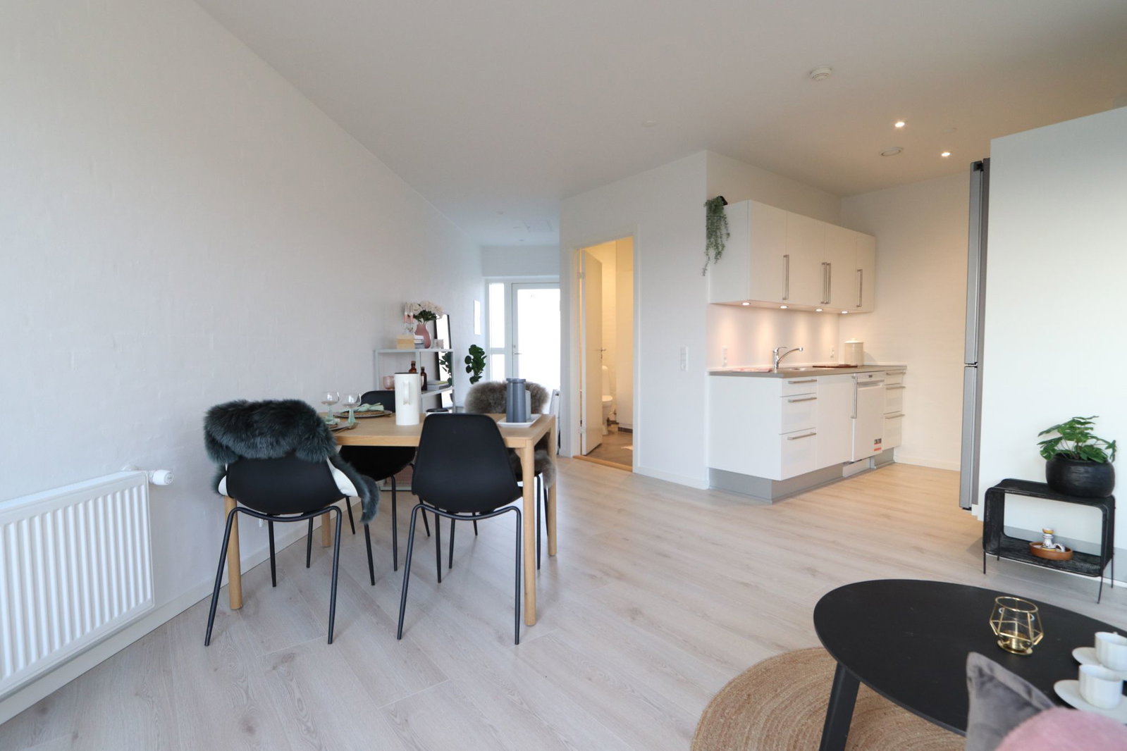 apartment Lys 2-værelses lejlighed på 1. sal nær natur og universitet