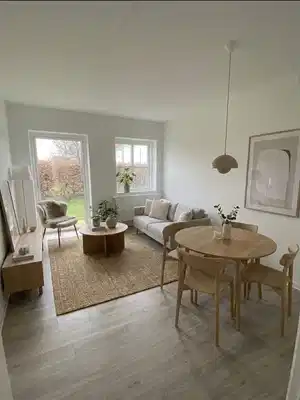 apartment Nyrenoveret 2-værelses på 52 m2 med central beliggenhed.
