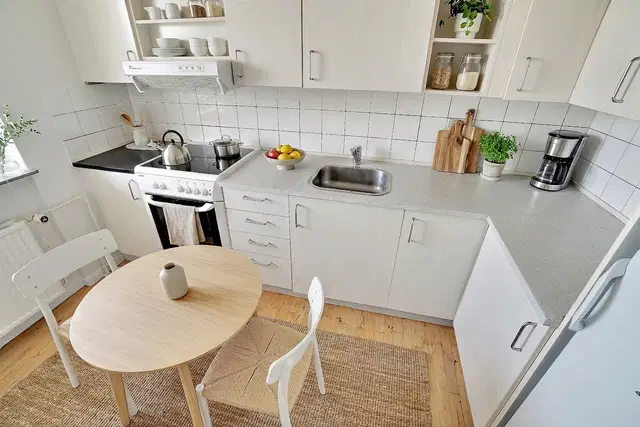 apartment Lys 2-værelses på 82 m2 med stor stue, separat køkken og elevator
