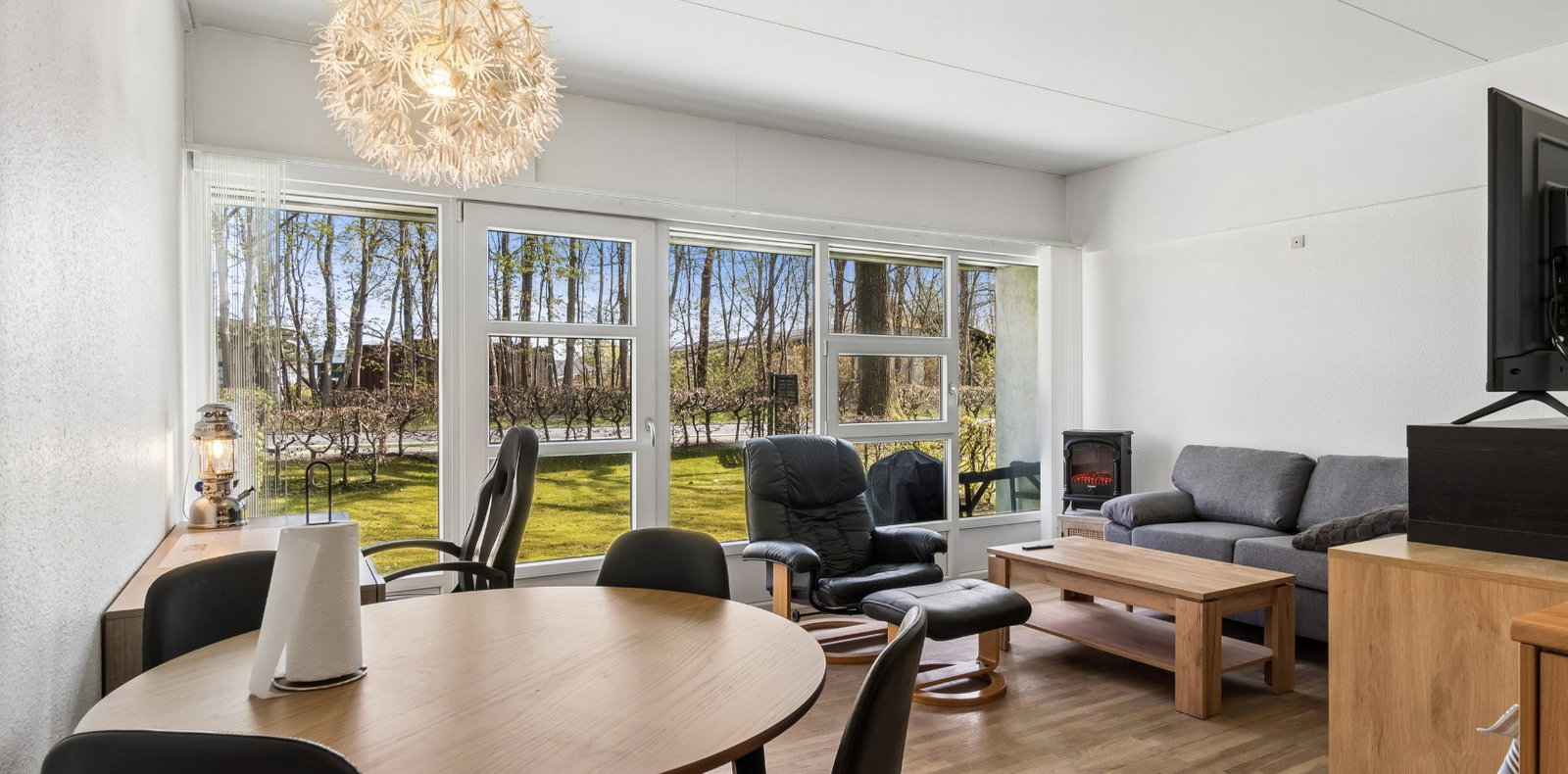 apartment Hyggelig og lys lejlighed med stor have