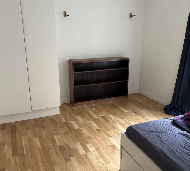 room Stort værelse tæt på offentlig transport.