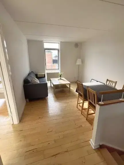 apartment Møbleret 4-værelses på 94 m2 med parkering og delevenlig indretning