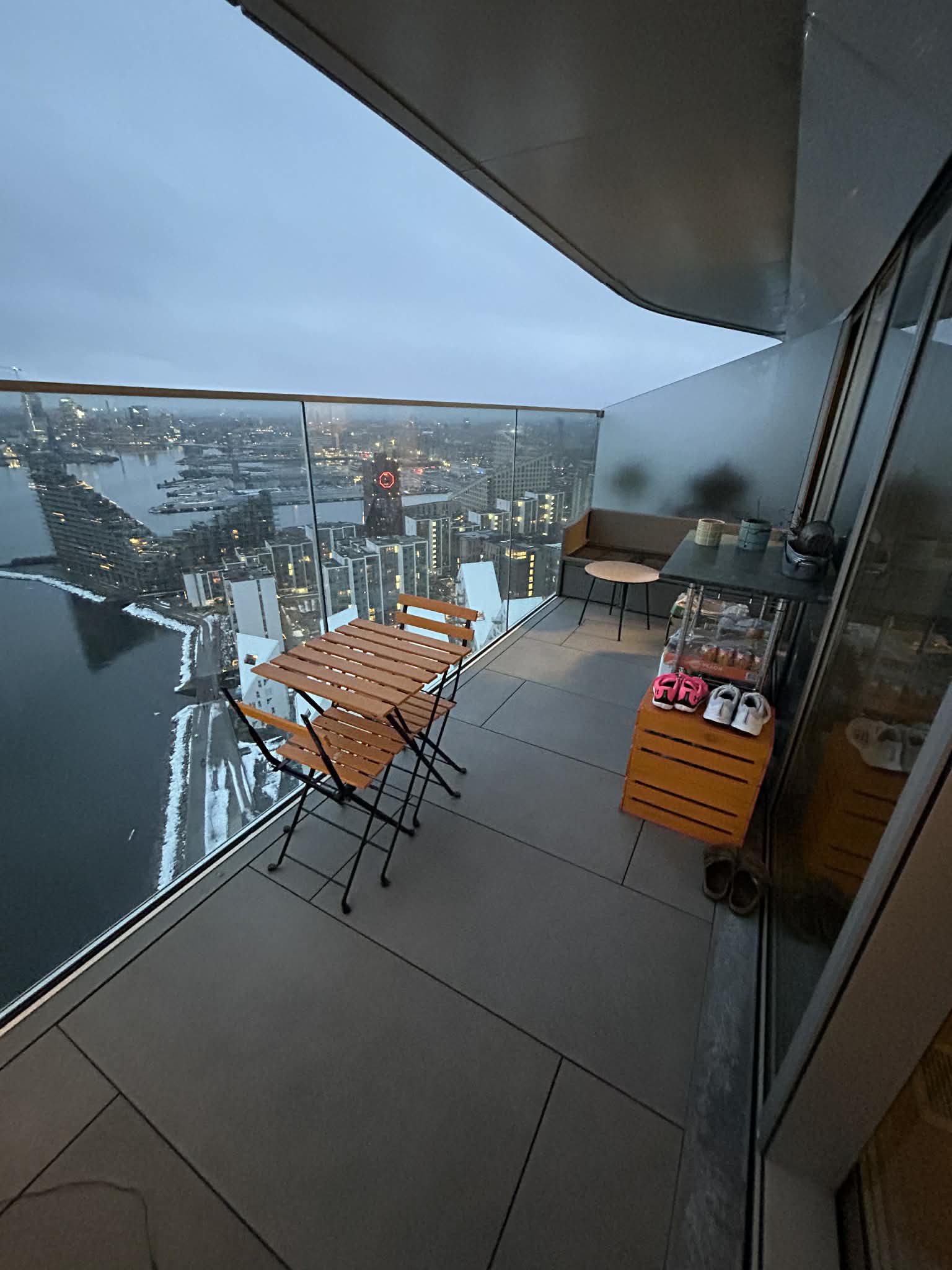 apartment Spacious 2-bedroom on the 28th floor with panoramic view