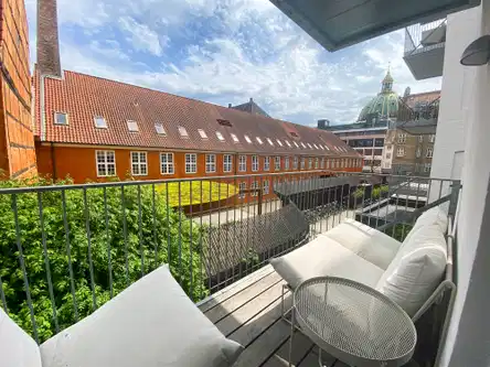 apartment Bright 3-room apartment on Store Kongensgade with a south-facing balcony