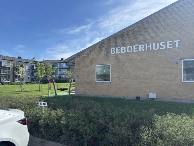 apartment Nyrenoveret lejlighed med stor altan