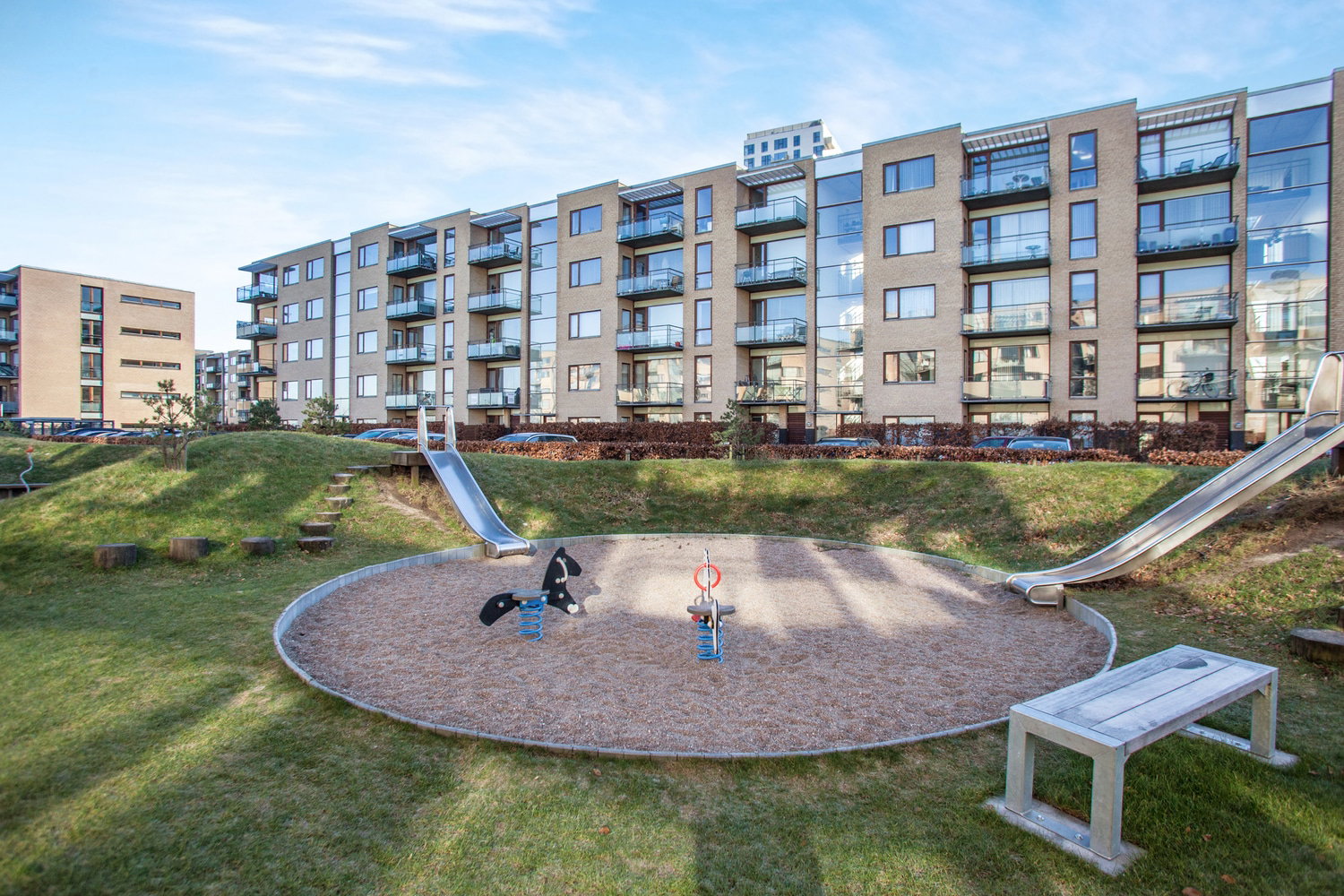 apartment Lys 3-værelses lejlighed med 2 altaner og udsigt til Øresund – udlejes i 5 måneder fra 1. juli.
