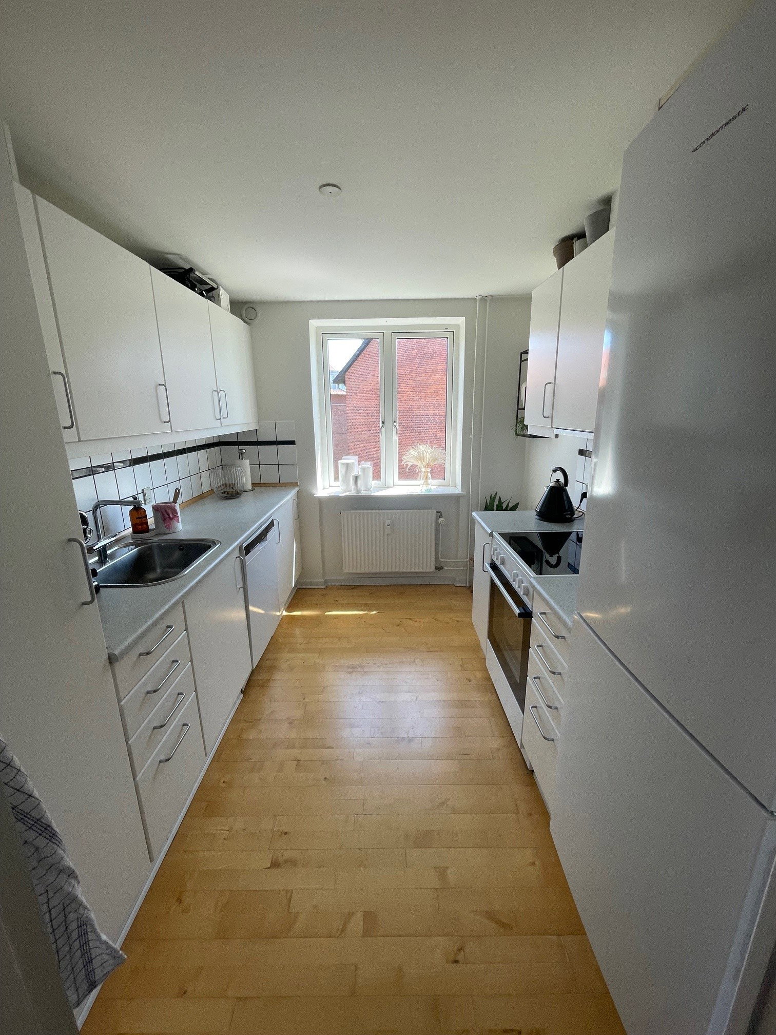 apartment Lys 2-værelses på Frederiksbjerg nær torvemarked
