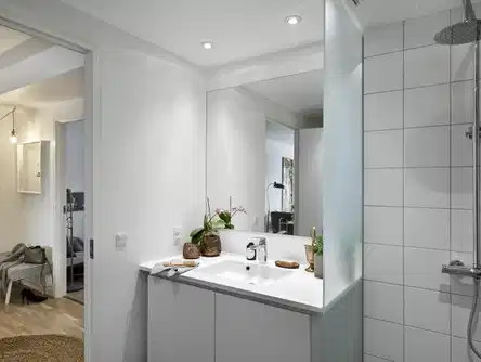 apartment Lys lejlighed med åbent køkken-alrum