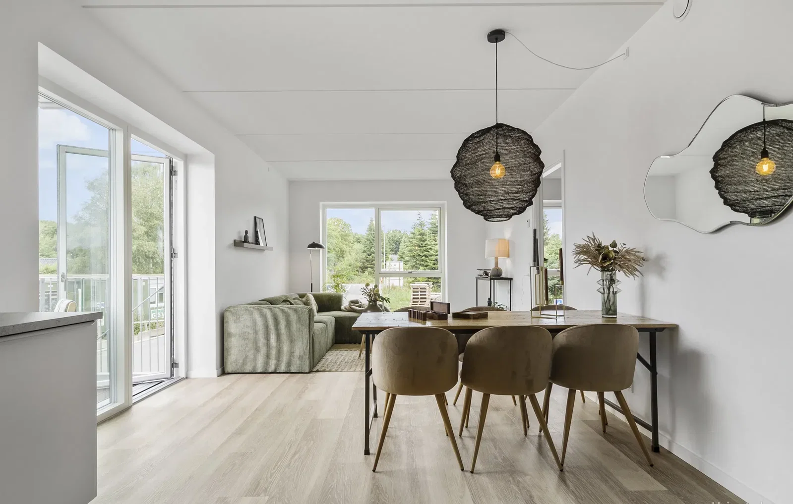 apartment Moderne 3-værelses Lejlighed med Altan i Nyt Kvarter
