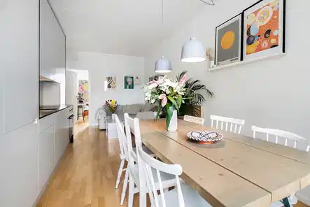 apartment Bright 4-bedroom apartment with balcony in Ceresbyen