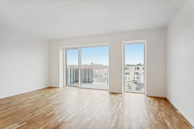 apartment Bright 2-room apartment near station and beach