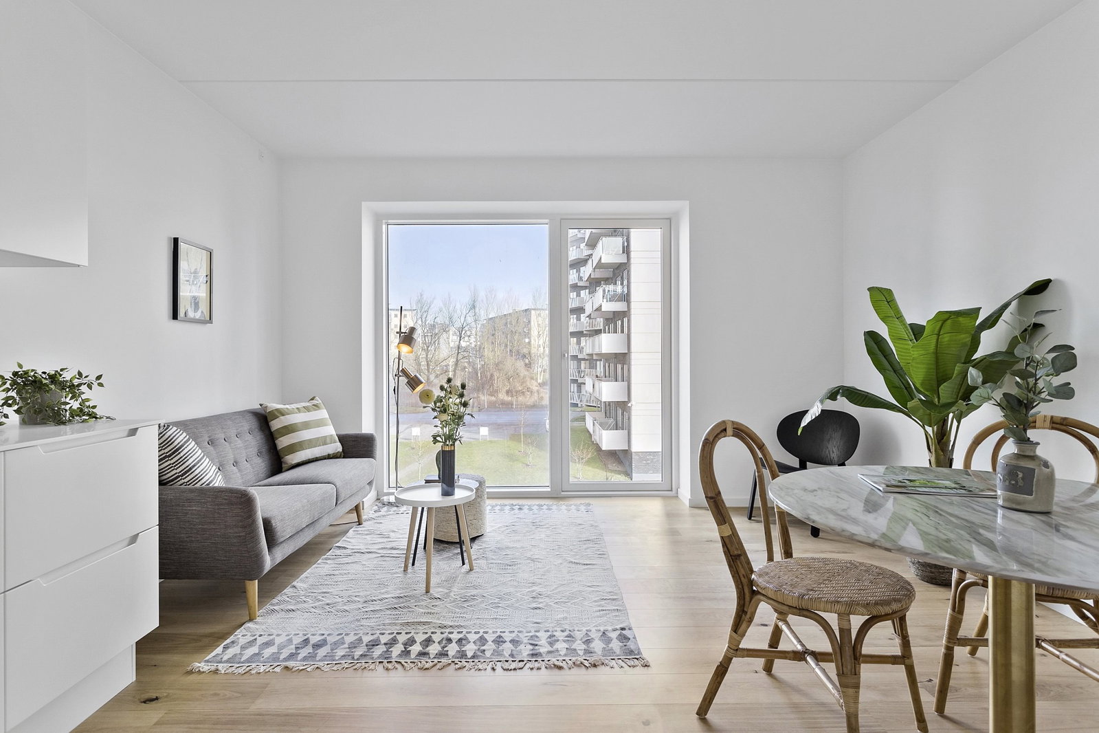 apartment Lys 1-værelses lejlighed med stor altan, 42 m²
