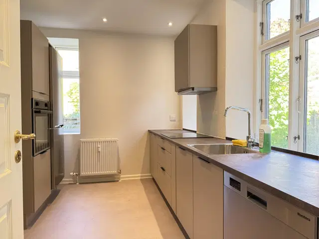 apartment Newly renovated 4-room apartment, 117 m² – Randers