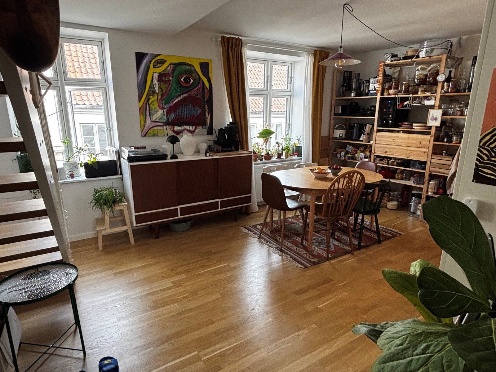 apartment Charmerende 2-plans lejlighed centralt i Aarhus
