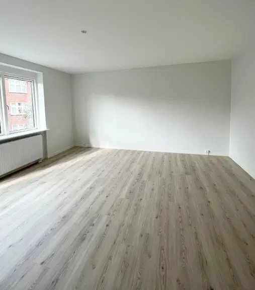 apartment Nyrenoveret og moderne lejlighed på attraktiv beliggenhed!