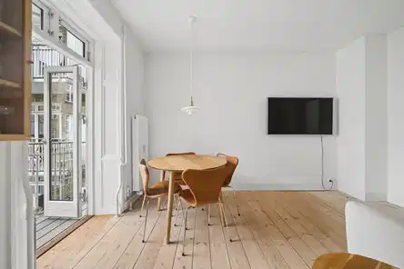 apartment Indflytningsklar lejlighed med altan og topbeliggenhed