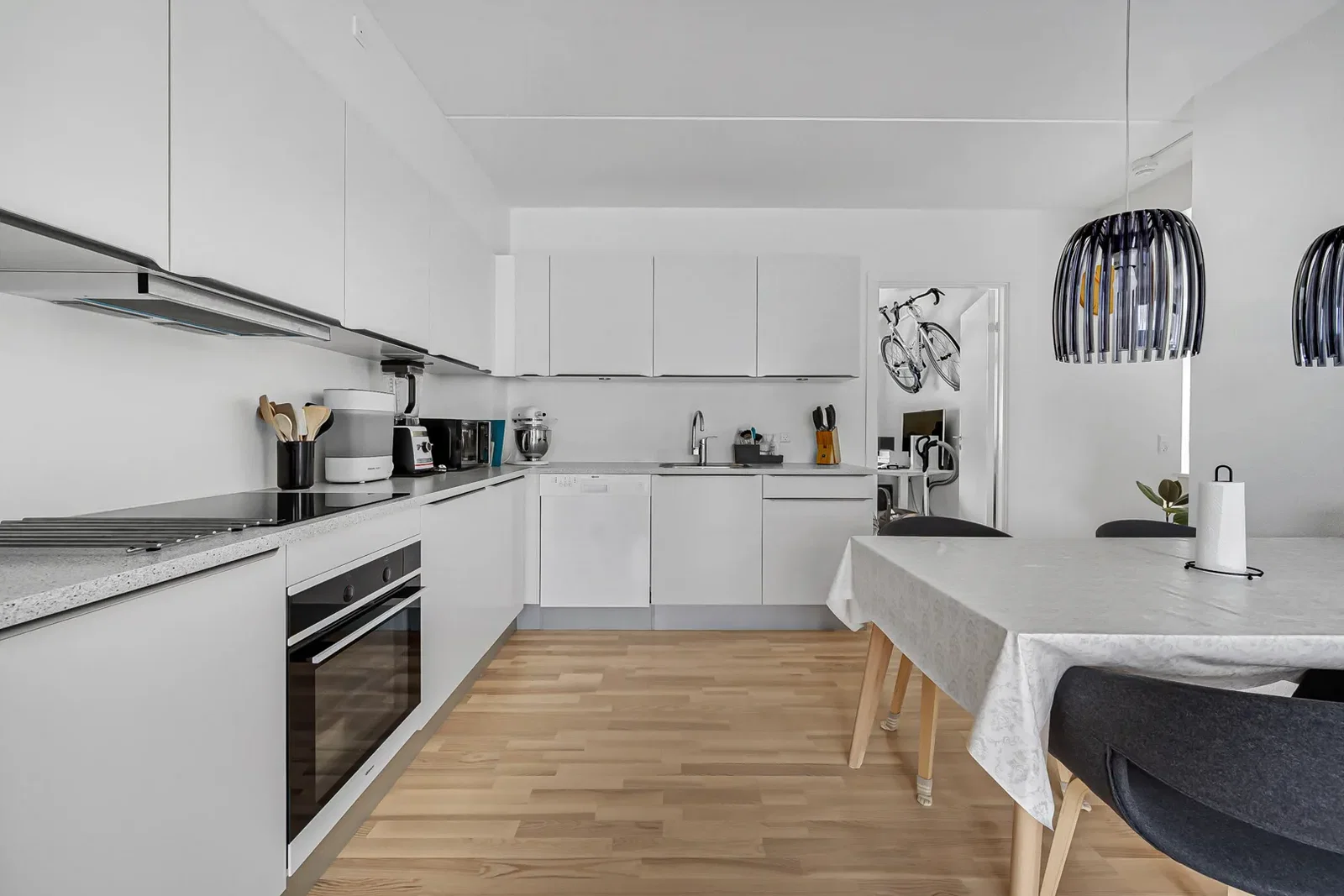 apartment Lys 3-værelses stuelejlighed på James Tobins Alle
