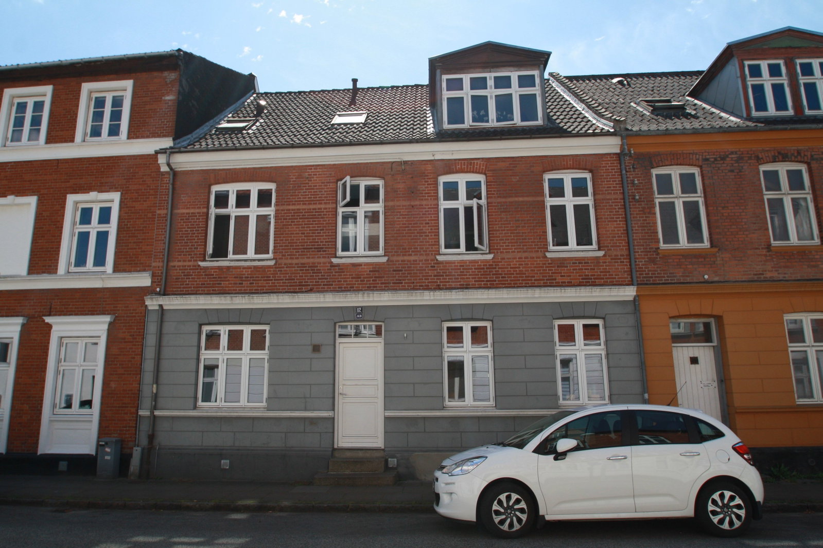 apartment Charming 2-room apartment near Holmen