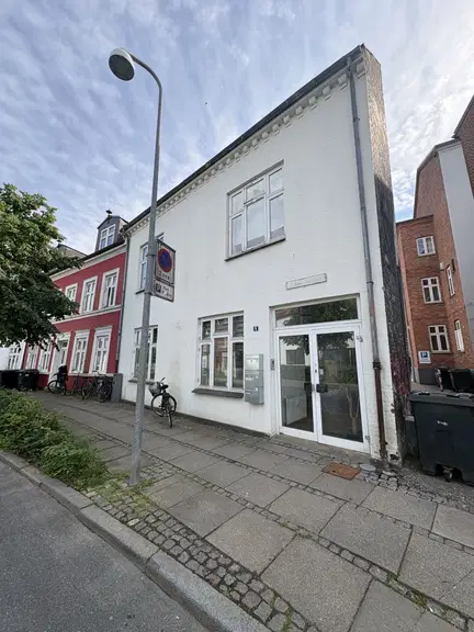 apartment Lys 3-værelses lejlighed i roligt kvarter