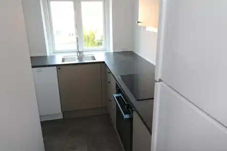 apartment Topmoderniseret 2-værelses med altan tæt på universitetet
