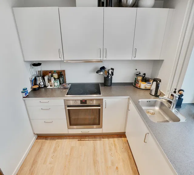 apartment Lys 2-værelses på 84 m2 med fælles tagterrasse, elevator og moderne køkken