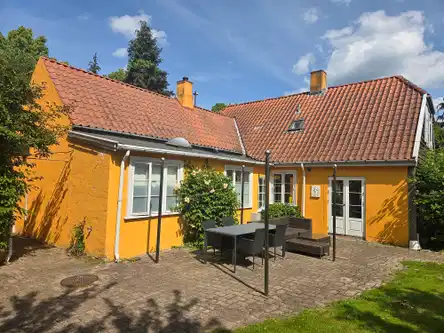 house Charmerende villa tæt på Bernstorffsparken i Charlottenlund