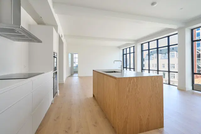 apartment Stor 3-værelses lejlighed med 2 badeværelser i Odense C