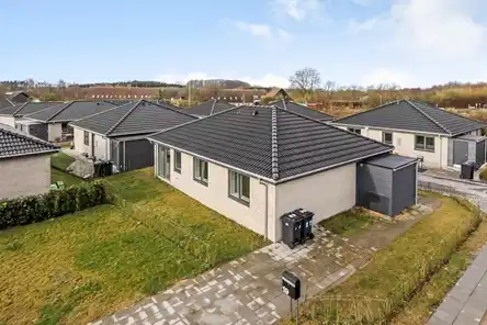 house Bynær og moderne bolig med 3 soveværelser udlejes