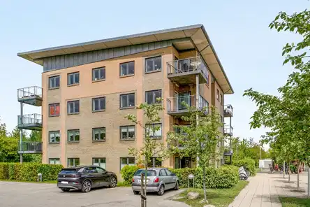 apartment Skøn lys lejlighed med stor altan