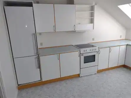 apartment Central 4-room apartment on the 4th floor, available now