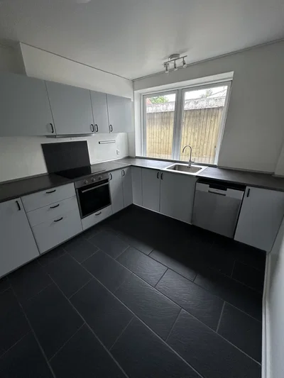Spacious 5-Room House Over Two Floors with Terrace and Two Bathrooms – Pets Allowed - Sønderalle, Rødding - 2