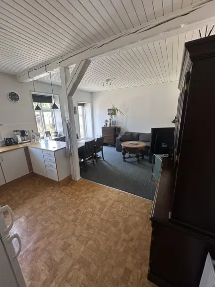 apartment Lys 3-værelses med gårdhaveadgang, terrasse og parkering – 80 m2 med funktionel planløsning