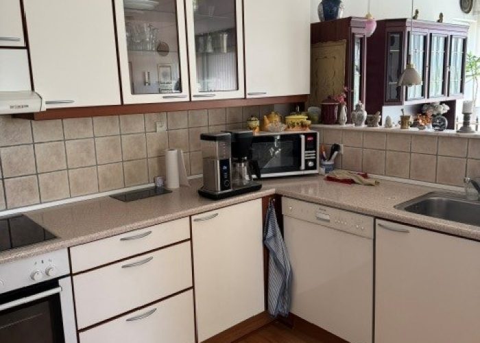 apartment Lys 3-værelses lejlighed på 107 m² med stor overdækket altan