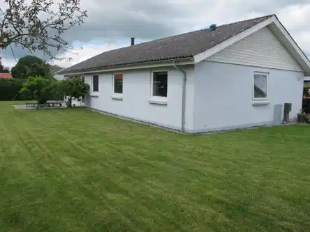 house Hus med have, garage og sydvestvendte terrasser