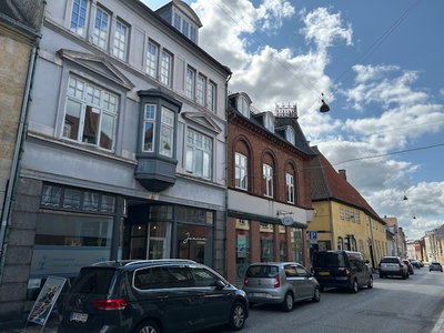 Centralt beliggende 3-værelses lejlighed i Nykøbing F. - St.Kirkestræde, Nykøbing F - 1