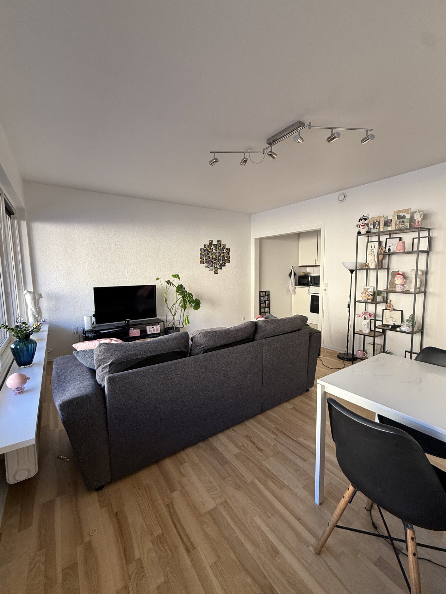 apartment Bright and spacious 2-room apartment centrally located